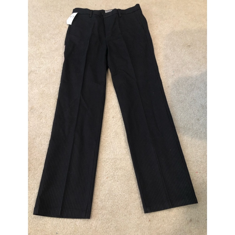 NWT 32x32 Dockers
